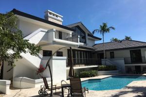 painting contractor Coral Gables before and after photo 1682956526837_Residential-Painting-3C