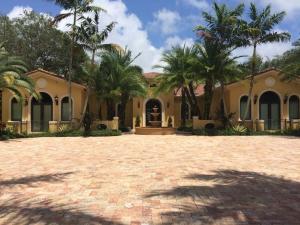 painting contractor Coral Gables before and after photo 1682956538847_Residential-Painting-7