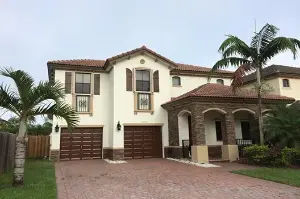 painting contractor Coral Gables before and after photo 1682956585342_residential-painting-service